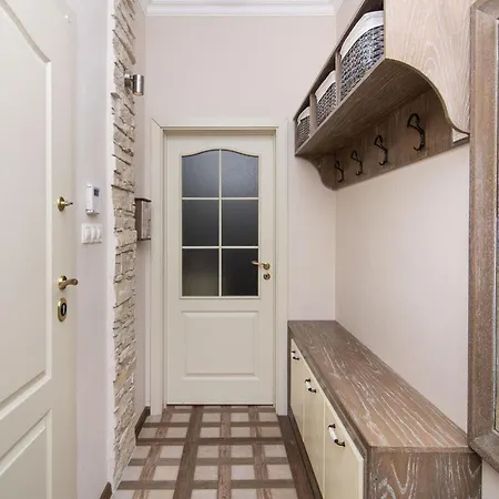 Classic Elegance In Central Varna Apartment *