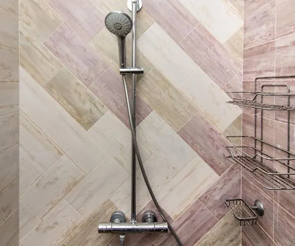 דירה Cozy Flat In Downtown וארנה