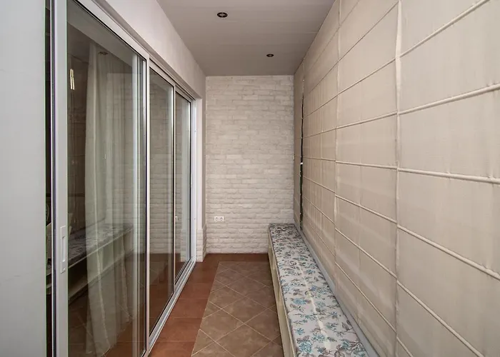 Cozy Flat In Downtown דירה וארנה